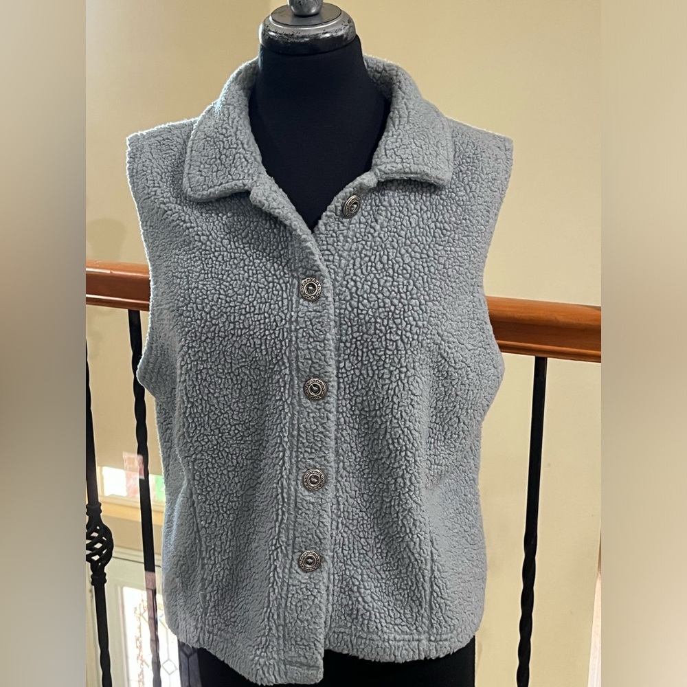 ST. JOHN’S BAY Cozy Light Gray Sherpa Vest WOMEN SIZE L